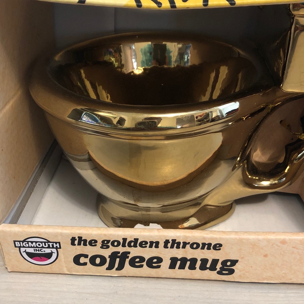 Big Mouth The Golden Throne Toilet Shaped 10oz. Coffee Mug NIB Please Read